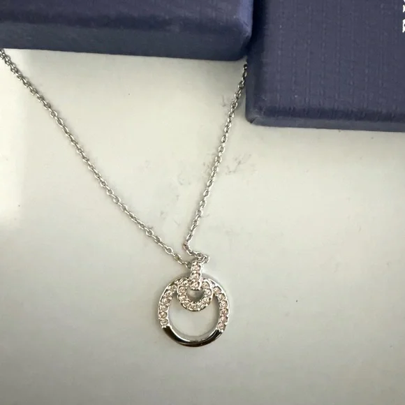 Swarovski pendant and necklace - Picture 1 of 3